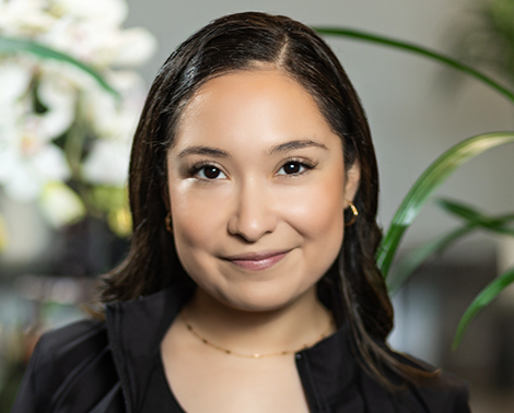 Surgical dental assistant Daniela