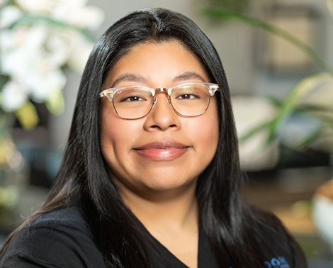 Surgical dental assistant Suzy